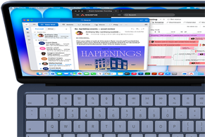 MacBook Neo, couleur indigo, une personne utilise ce MacBook en mode multitâche pour consulter ses e-mails avec Outlook et suivre le planning d’un projet avec Asana